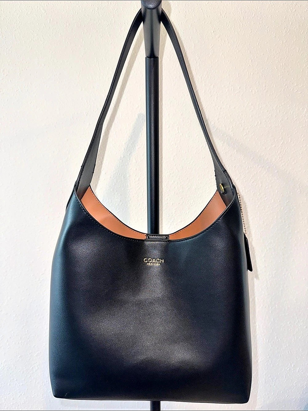 Source Unknown Brooklyn Shoulder Bag 28 Leather Shoulder Bag Black & Brown
